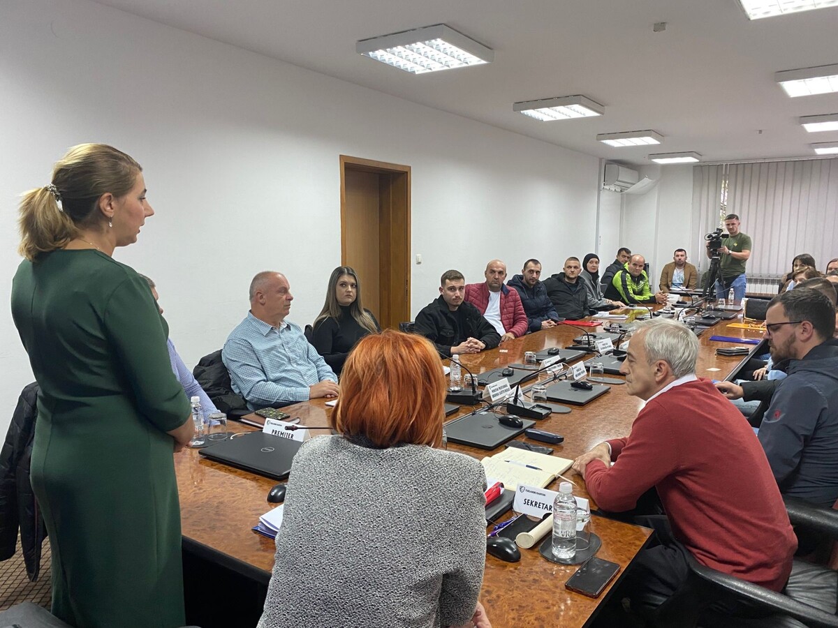 1701356413_6568a37d822f8