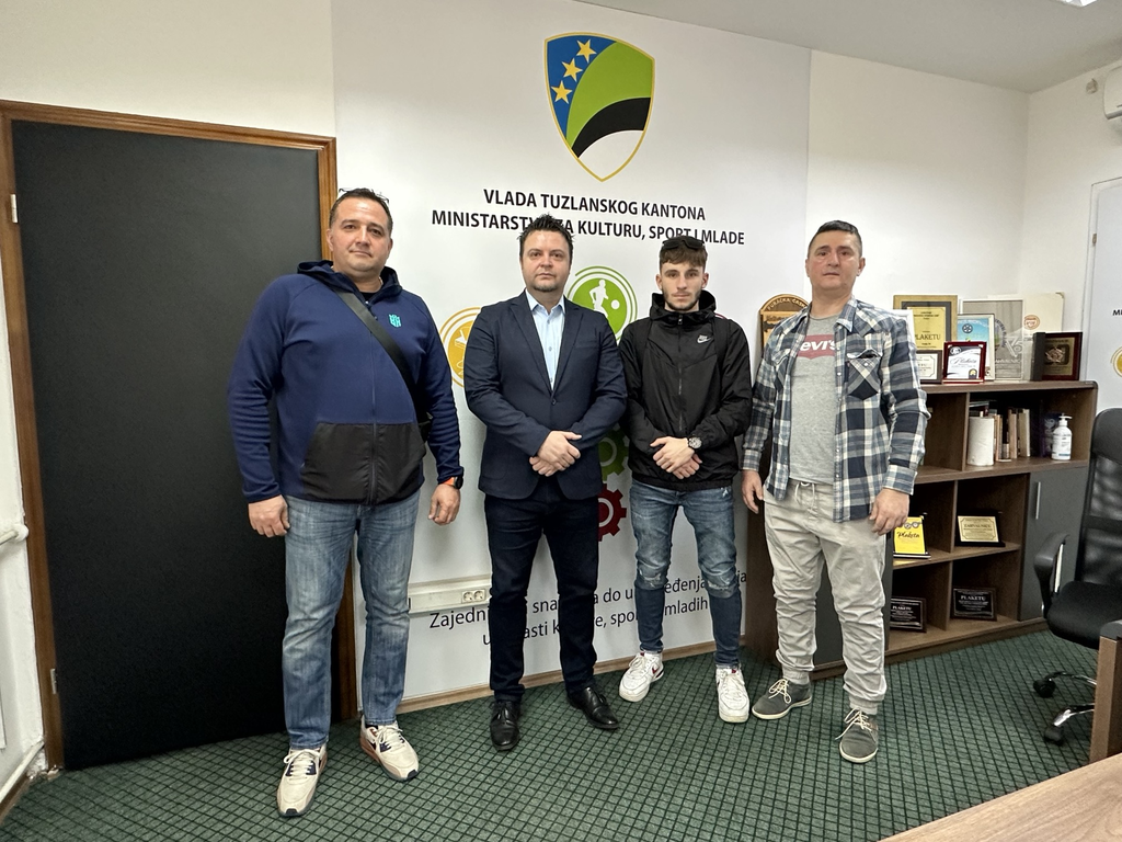 PREDSTAVNICI BOKSERSKOG KLUBA TUZLA U POSJETI MINISTARSTVU ZA KULTURU, SPORT I MLADE