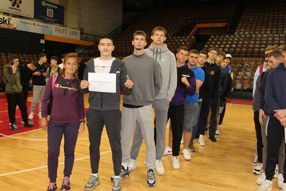 1747742418_682c6ed27ef57