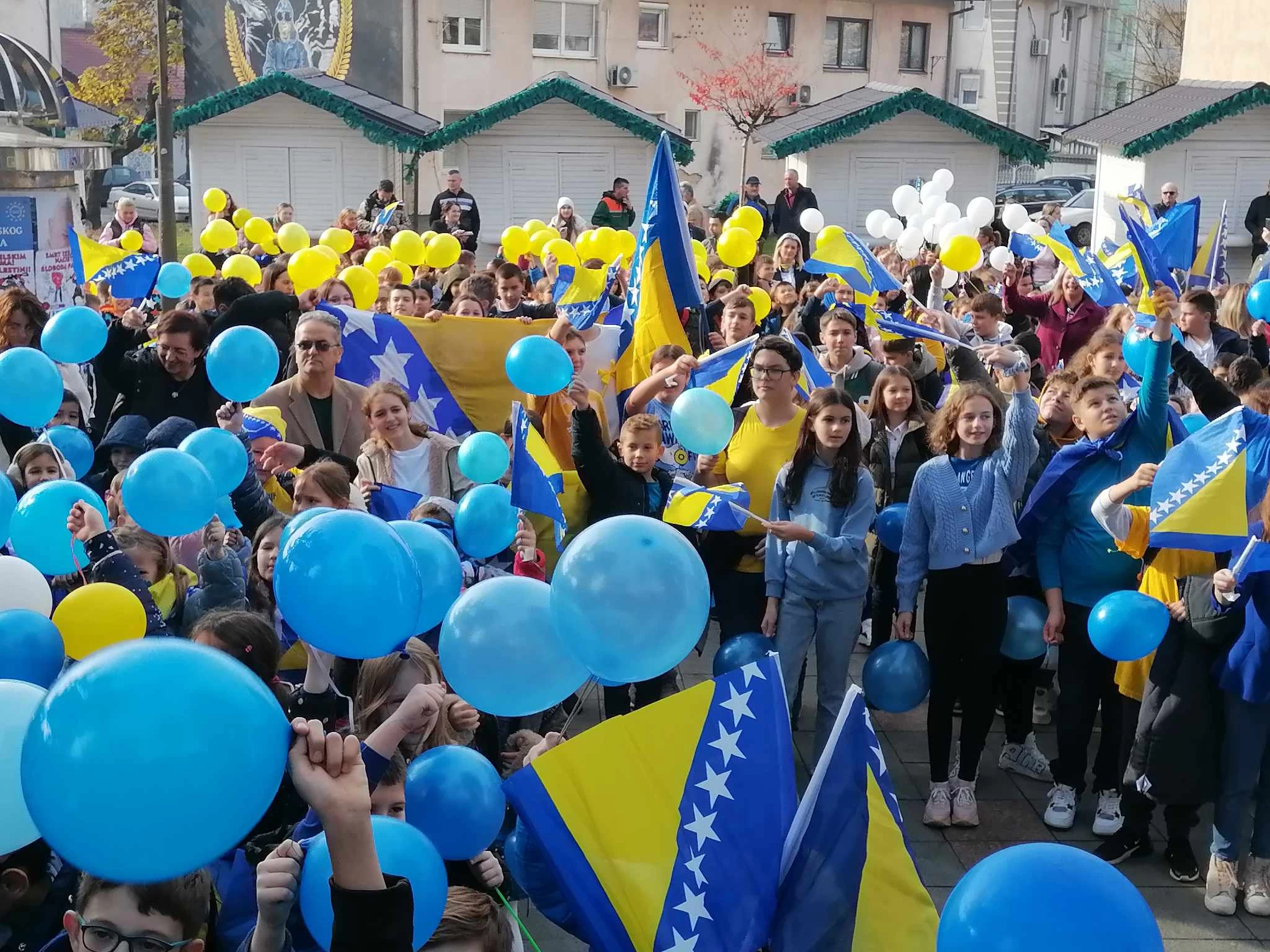 Maštovit performans učenika u kraljevskom gradu povodom Dana državnosti BiH