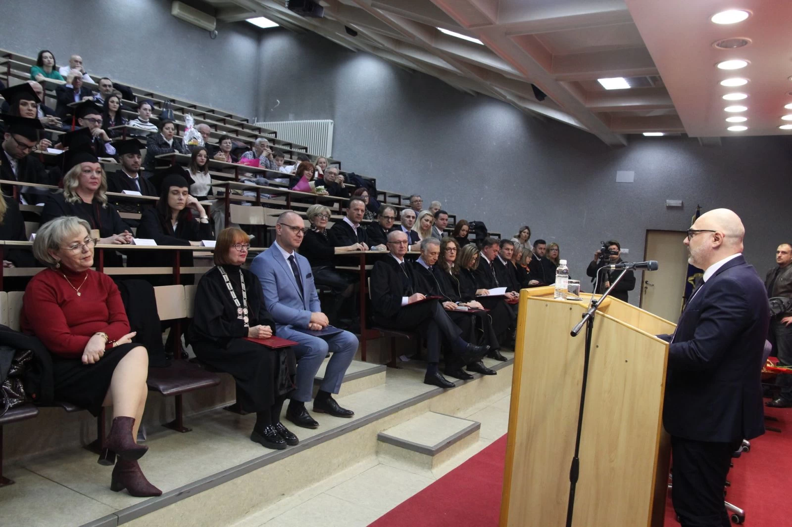 Na Univerzitetu u Tuzli promovisano 27 doktora nauka